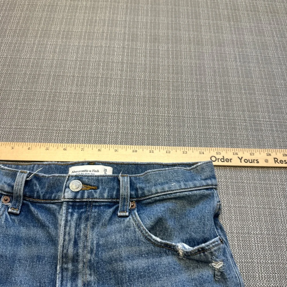 Abercrombie Fitch High Rise Mom Jeans Size 28 Distressed Blue Denim‎ Frayed